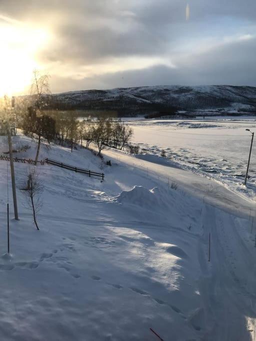 Trivelig Fritidshus Pa Arnes, Senja Straumstad Extérieur photo