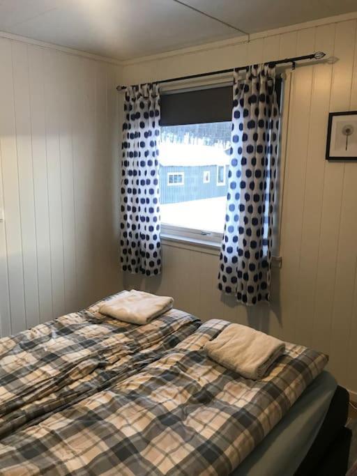 Trivelig Fritidshus Pa Arnes, Senja Straumstad Extérieur photo