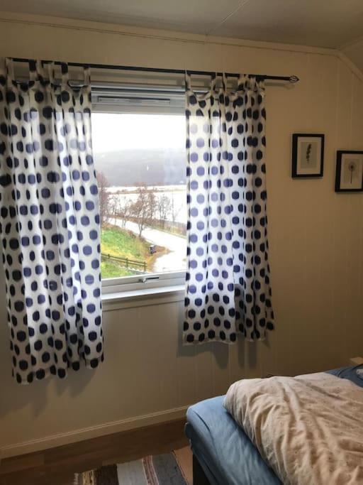 Trivelig Fritidshus Pa Arnes, Senja Straumstad Extérieur photo